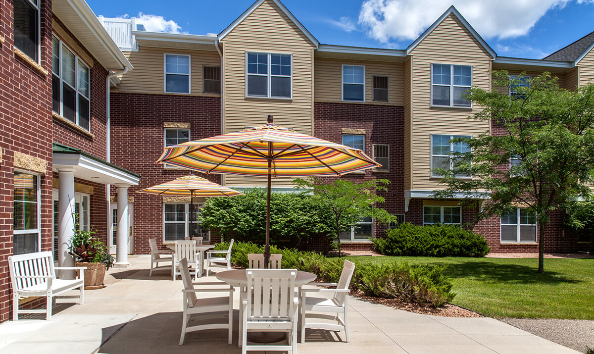 the waters of eden prairie patio