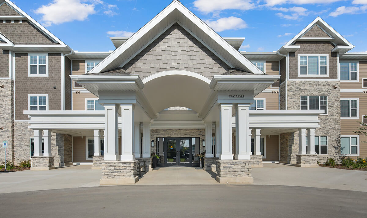 Waters of Pewaukee main entrance